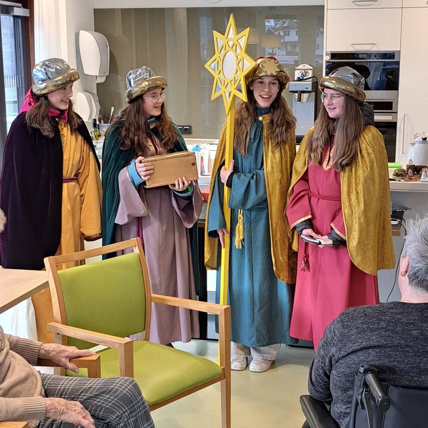 Gepflegtes Wohnen - Sozialzentrum Mayrhofen und Zell am Ziller - Weihnachten Neujahr Pechten